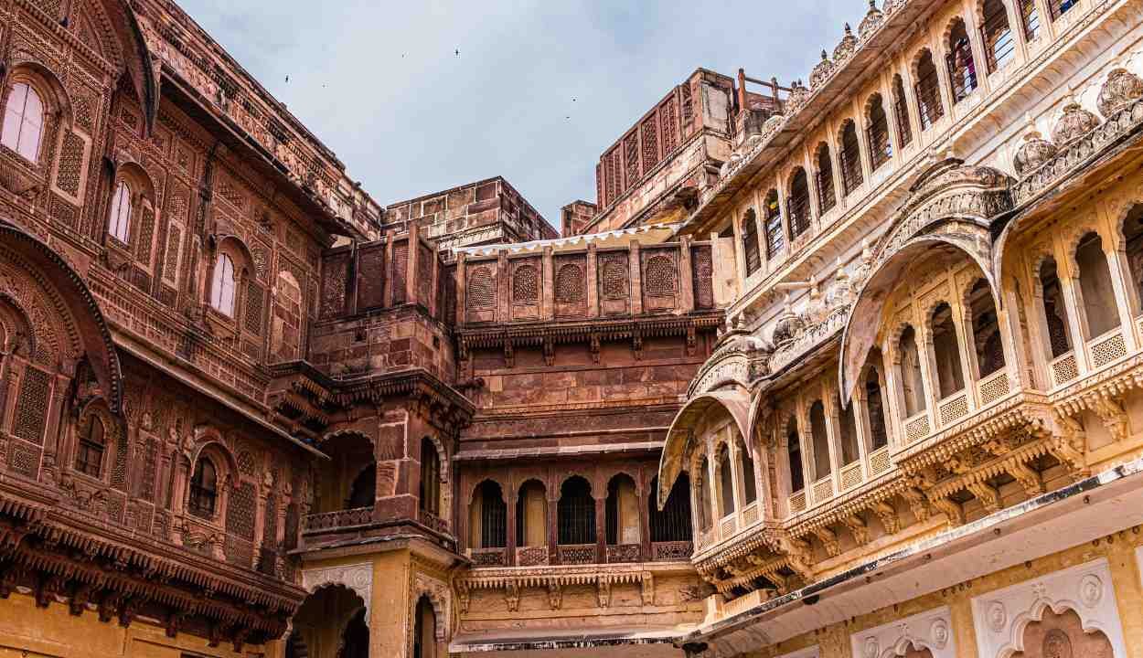 Mount Abu Tour Package